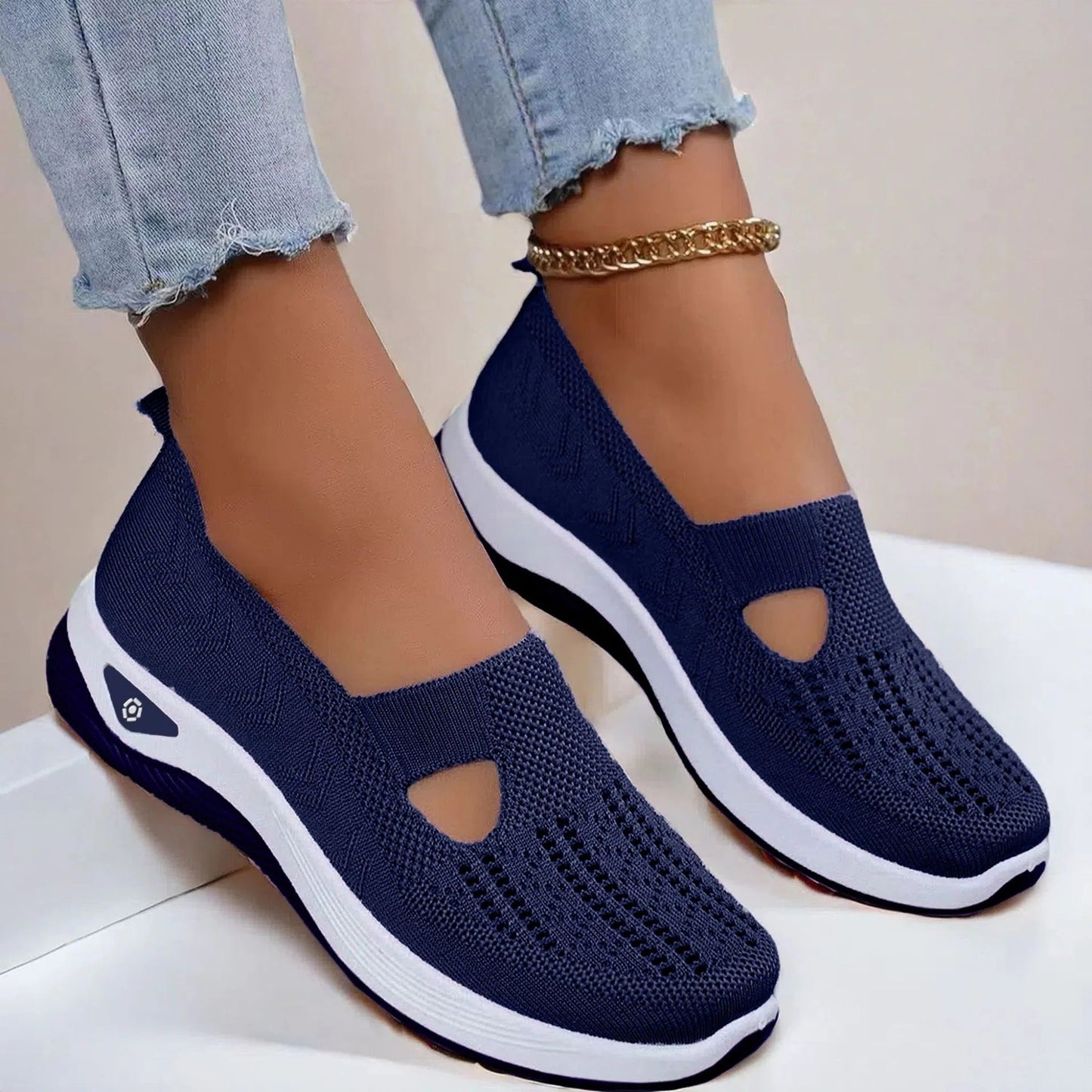 Los zapatos correctivos más cómodos. Mejoran el equilibrio de los mayores y permiten caminar sin dolor todo el día.
