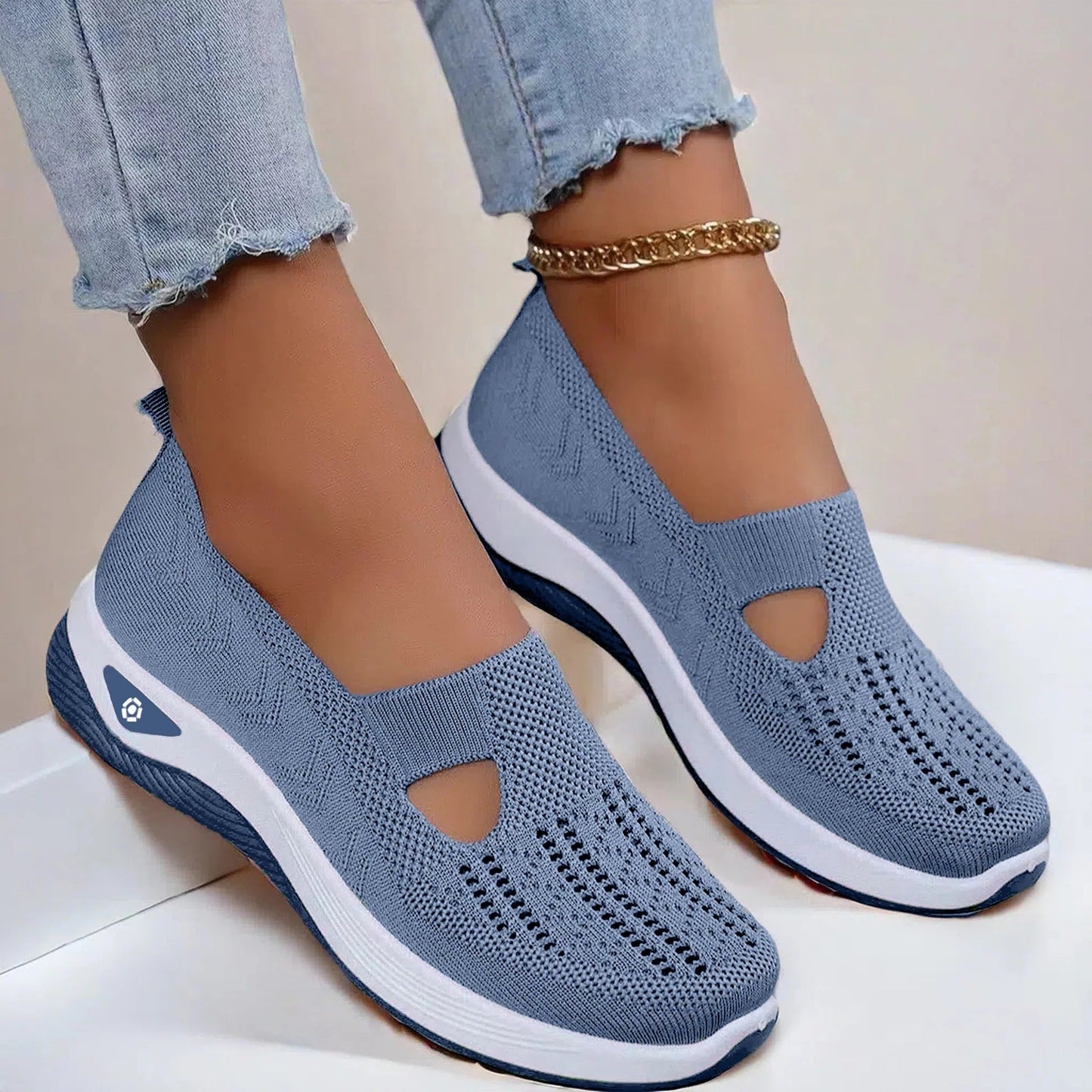 Los zapatos correctivos más cómodos. Mejoran el equilibrio de los mayores y permiten caminar sin dolor todo el día.